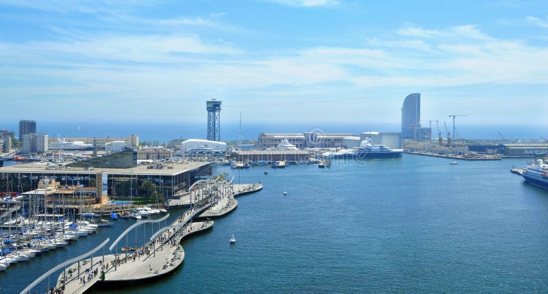 Porta Vell e Maremagnum, a Barcellona, la Spagna fotografia stock Porta Vell e Maremagnum, a Barcellona, la Spagna fotografia stock