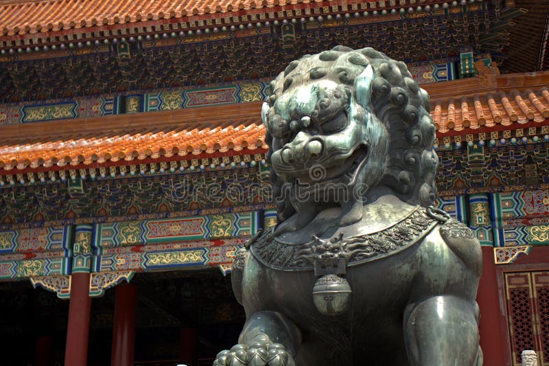 Porte d'harmonie suprême dans le Cité interdite, Pékin, Chine photo stock Porte d'harmonie suprême dans le Cité interdite, Pékin, Chine photo stock