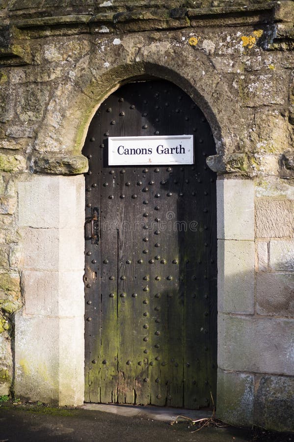 Porte d'église - canons Garth image libre de droits Porte d'église - canons Garth image libre de droits