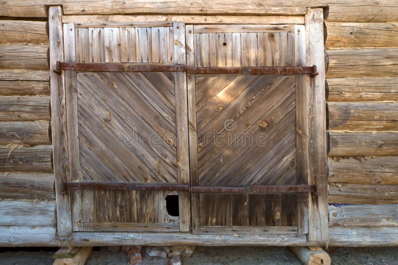 Porte de grange photo stock. Image du grange, ferme, hangar 13455890
