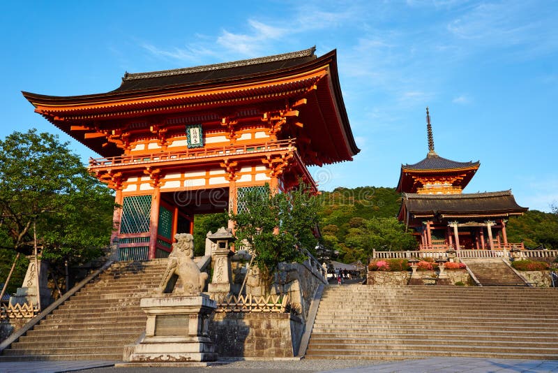 Porte de temple de Kiyomizudera au Japon image libre de droits Porte de temple de Kiyomizudera au Japon image libre de droits