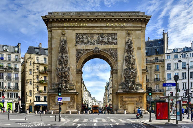 Porte St Denis - Paris, Frankrike royaltyfri bild Porte St Denis - Paris, Frankrike royaltyfri bild