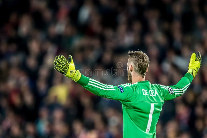 Portero David de Gea del Manchester United con él es manos de par en par imagen de archivo libre de regalías Portero David de Gea del Manchester United con él es manos de par en par imagen de archivo libre de regalías
