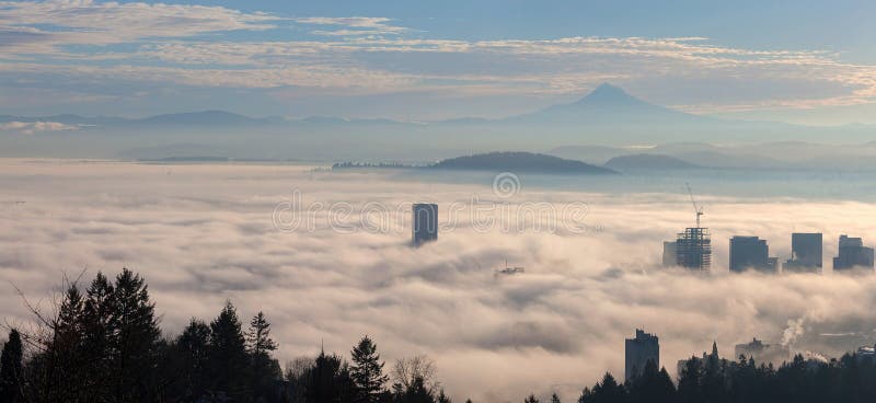 Portland Cityscape Covered in Morning Fog stock photos Portland Cityscape Covered in Morning Fog stock photos
