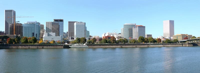 Portland Oregon skyline panorama.