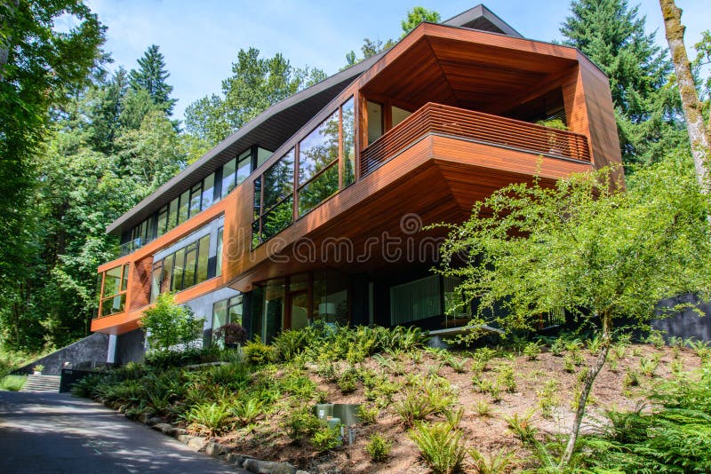 Portland Oregon, USA - Juni 12, 2015: Sikt av det berömda huset för `-Cullen ` från `en för skymning för filmsaga`, fotografering för bildbyråer Portland Oregon, USA - Juni 12, 2015: Sikt av det berömda huset för `-Cullen ` från `en för skymning för filmsaga`, fotografering för bildbyråer