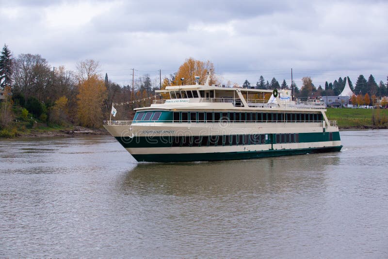 willamette river cruise portland