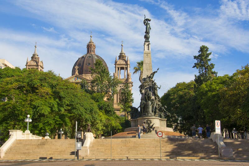 Porto Alegre, Brazi: il Júlio de Castilhos Monument al centro del quadrato Praça da Matriz, Porto Alegre di Matriz, immagini stock Porto Alegre, Brazi: il Júlio de Castilhos Monument al centro del quadrato Praça da Matriz, Porto Alegre di Matriz, immagini stock