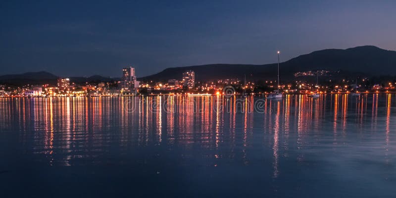 Porto del centro di Nanaimo alla notte fotografia stock libera da diritti Porto del centro di Nanaimo alla notte fotografia stock libera da diritti