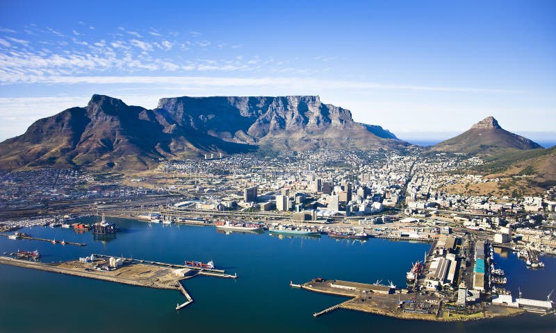 Porto di Cape Town e montagna della Tabella