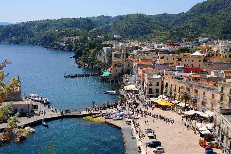 Porto di Lipari fotografie stock libere da diritti Porto di Lipari fotografie stock libere da diritti