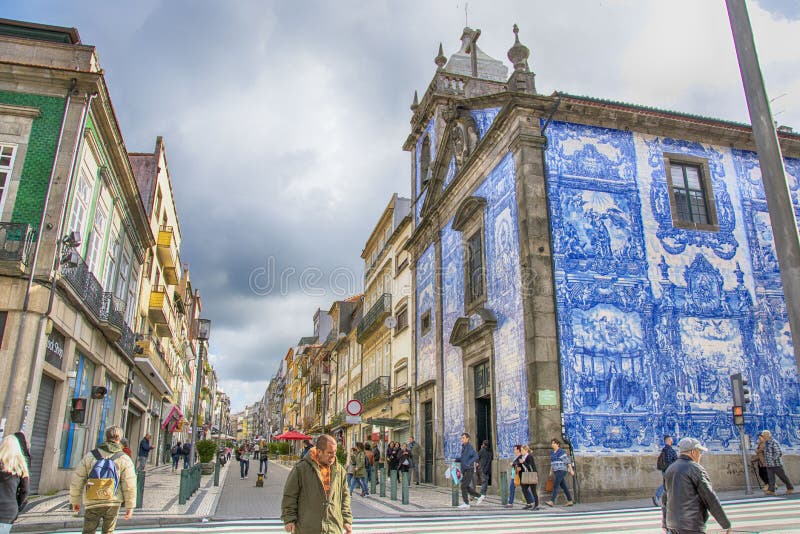 Porto, Portugal-Capela DAS Almas, Kapelle von Seelen oder Santa Catarina-` s Kapelle, die Kirche von Porto berühmt für seine azul