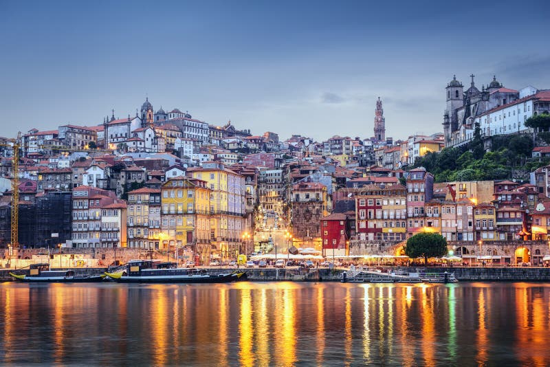 Porto, Portogallo città attraverso il Fiume Douro.
