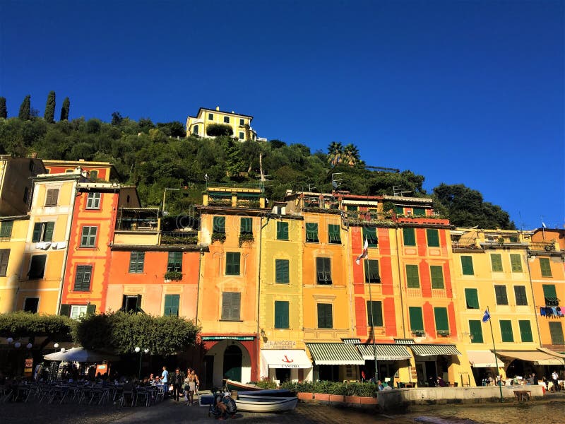 Portofino Italiaans dorp in de regio Liguria, Italië Boten, zeebodem, water, toerisme en kleuren royalty-vrije stock fotografie Portofino Italiaans dorp in de regio Liguria, Italië Boten, zeebodem, water, toerisme en kleuren royalty-vrije stock fotografie