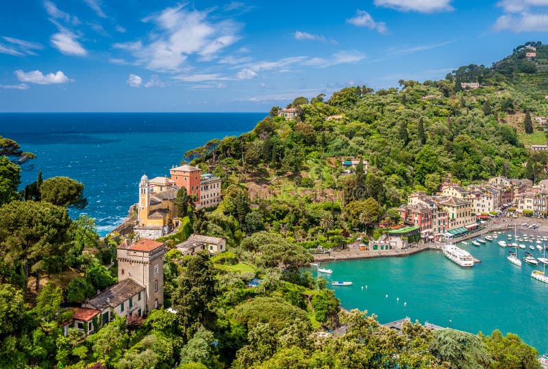 Portofino by på den Ligurian kusten, Italien royaltyfri fotografi Portofino by på den Ligurian kusten, Italien royaltyfri fotografi