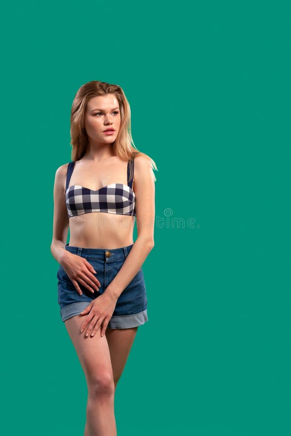 Portr?t einer sch?nen jungen kaukasischen Frau stockbilder Portr?t einer sch?nen jungen kaukasischen Frau stockbilder