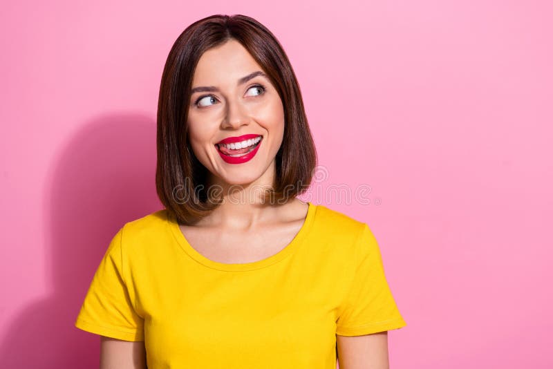 Cunning Brunette Chick Gets Licked by Photographer