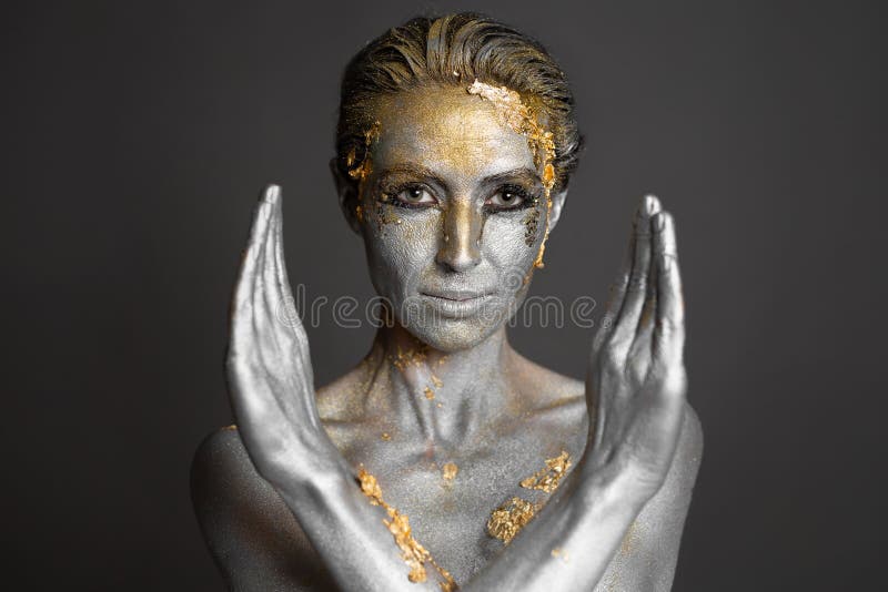 Searching for Gold Body Paint : r/nakedbodypaint