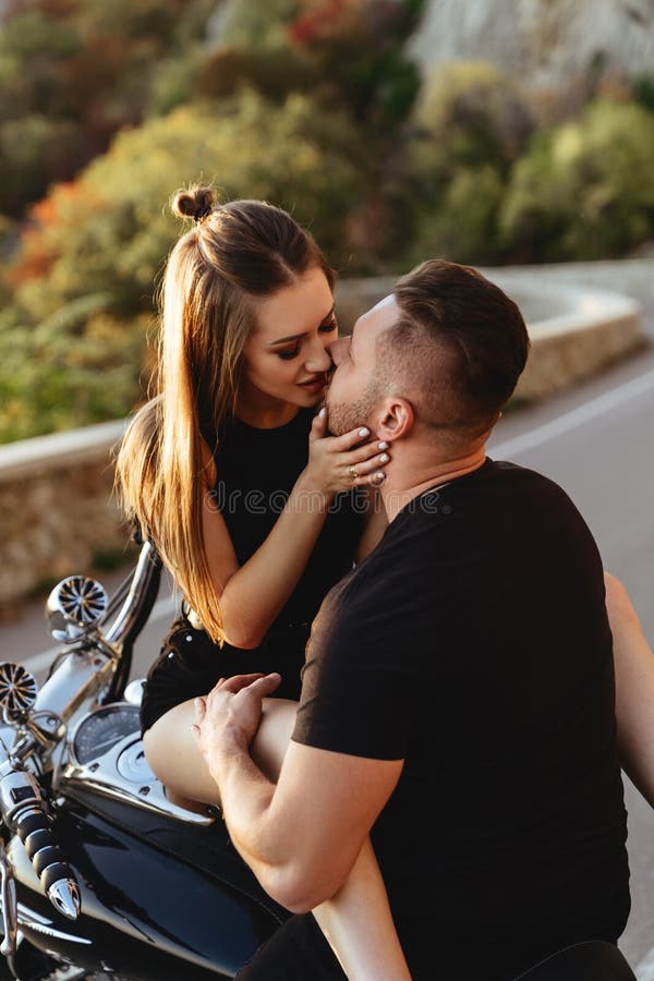 Biker kiss, couple, rider, HD phone wallpaper | Peakpx