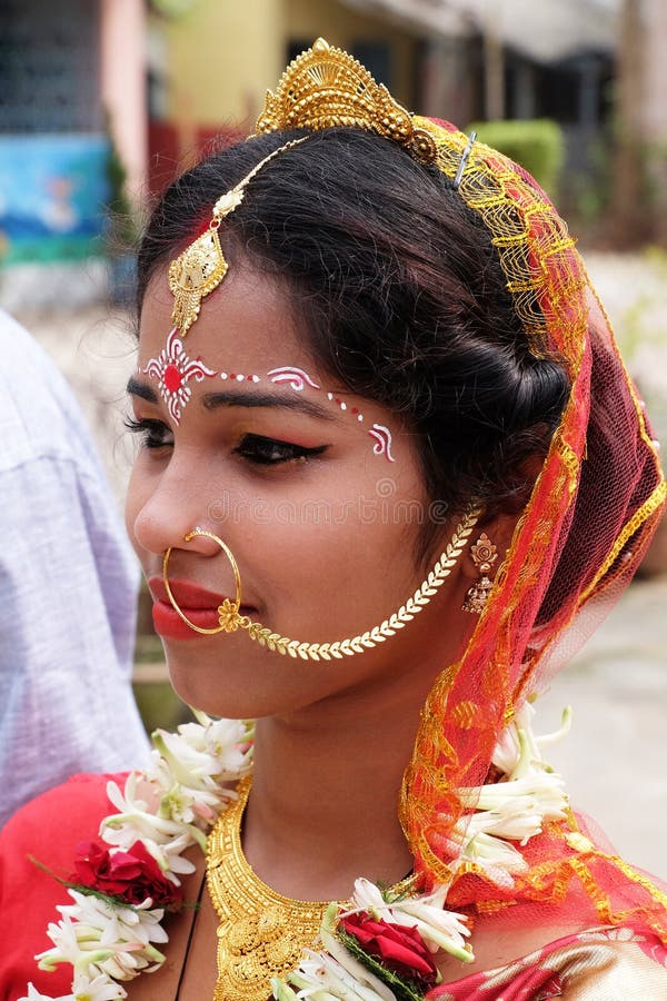 Portrait Of Bride At Wedding In Kumrokhali India Editorial Stock Image Image Of Colourful 