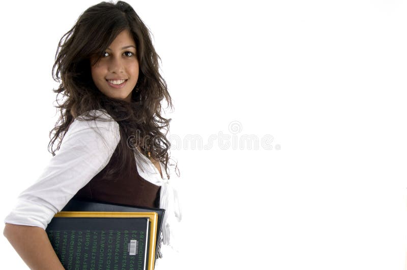 Ritratto di studente del college, tenendo materiale di studio su un isolato su sfondo bianco.