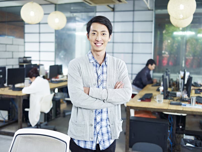 Portrait d'un jeune entrepreneur asiatique photos stock Portrait d'un jeune entrepreneur asiatique photos stock