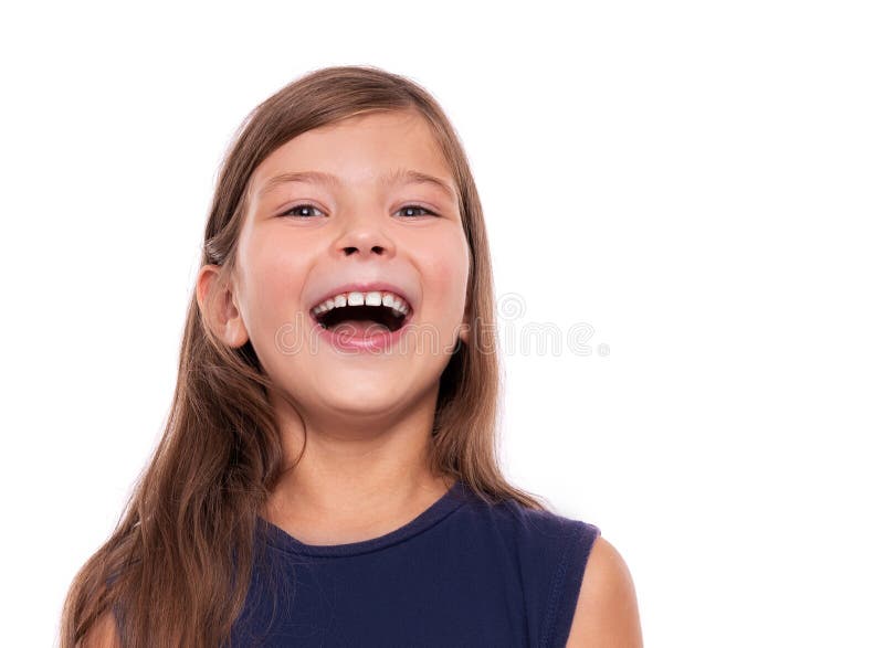 Petite Fille Posant Avec Un Micro Pour Chanter Sur Fond Blanc Photo stock -  Image du exécutez, pièce: 157293000