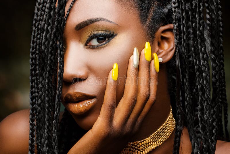 Portrait de beauté de femme africaine sensuelle. photo libre de droits