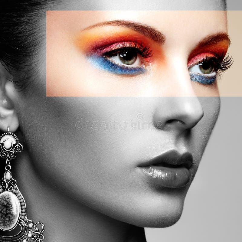 Portrait de belle jeune femme avec la boucle d'oreille Bijoux et acce images libres de droits Portrait de belle jeune femme avec la boucle d'oreille Bijoux et acce images libres de droits