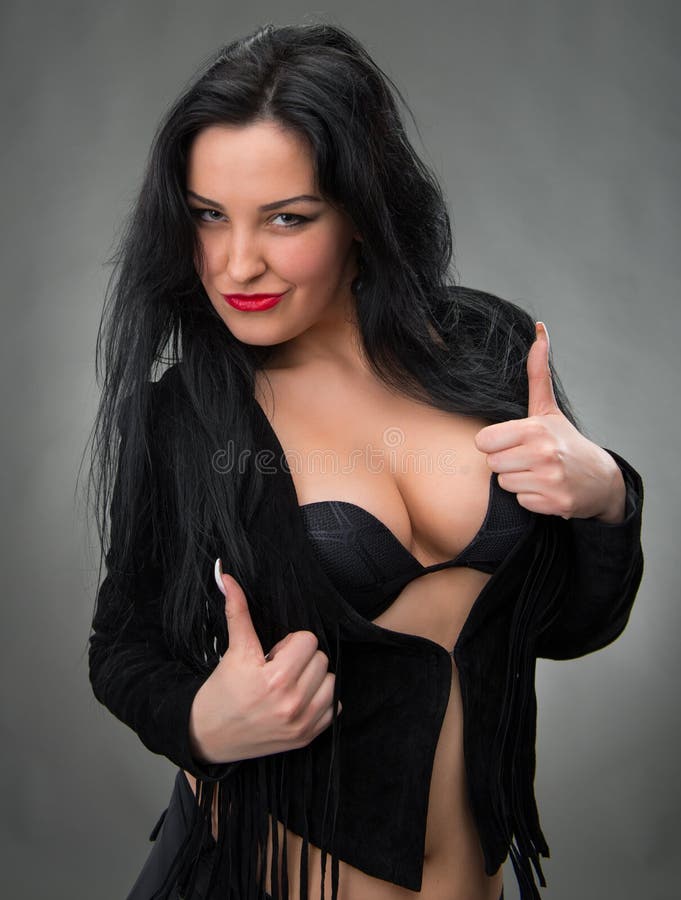 Portrait De Femme Sexy Dans La Robe Noire Photo Stock Image Du Gens Fermer 29829352