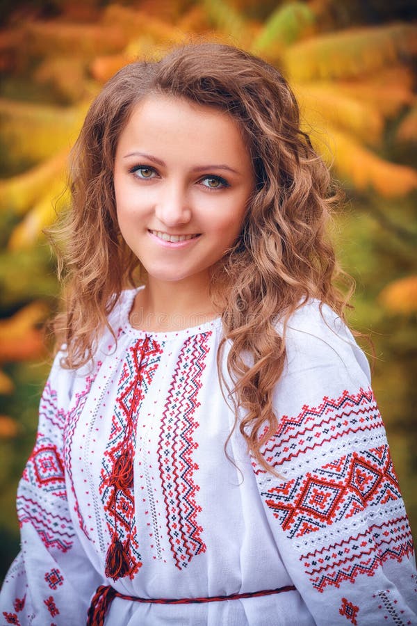 Portrait De La Fille Ukrainienne Photo stock Image du zone, personne