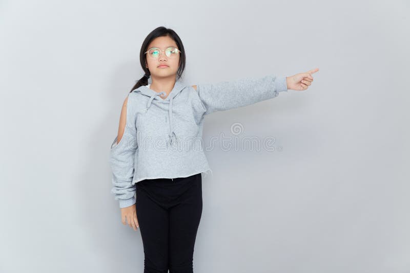 Portrait de petite jeune fille mignonne. images libres de droits