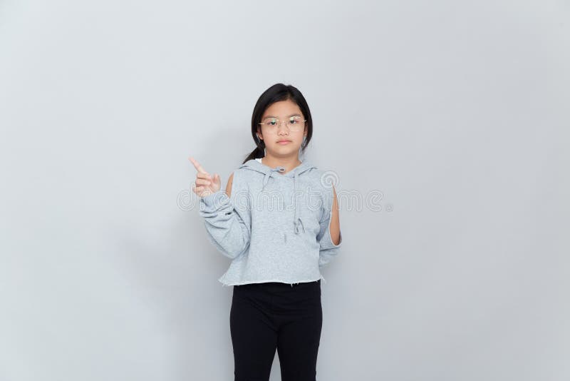 Portrait de petite jeune fille mignonne. photos stock