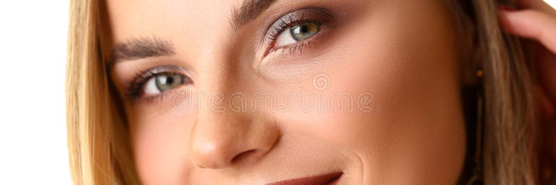 Portrait de plan rapproch? de beaut? de jeune femme caucasienne photos stock Portrait de plan rapproch? de beaut? de jeune femme caucasienne photos stock