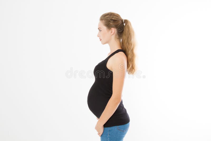 Portrait de profil de femme caucasienne blonde avec le ventre enceinte d'isolement sur le fond blanc Concept de grossesse Copiez photographie stock Portrait de profil de femme caucasienne blonde avec le ventre enceinte d'isolement sur le fond blanc Concept de grossesse Copiez photographie stock
