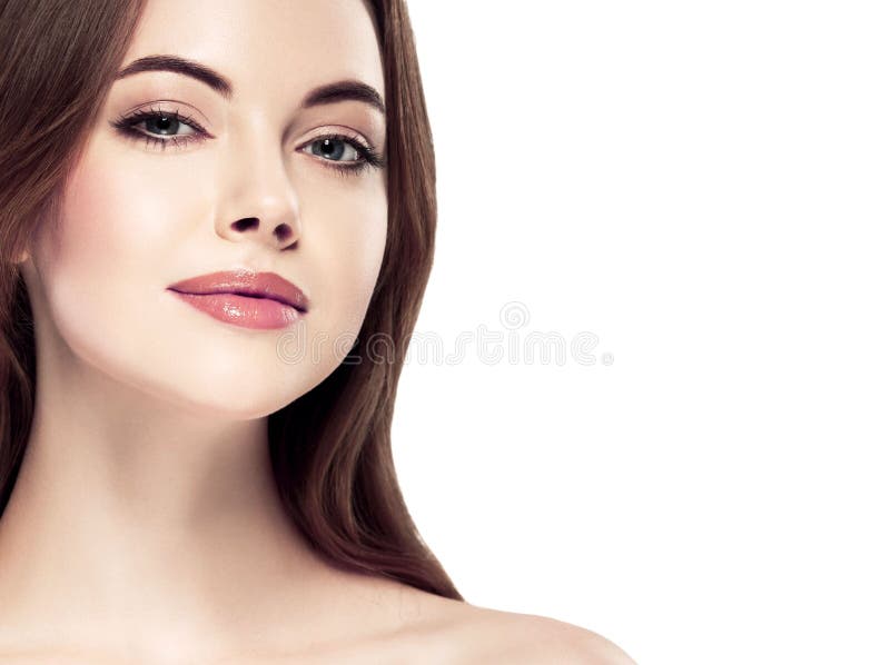 Portrait de visage de femme de beauté Belle fille de modèle de station thermale avec la peau propre fraîche parfaite Concept de l image stock