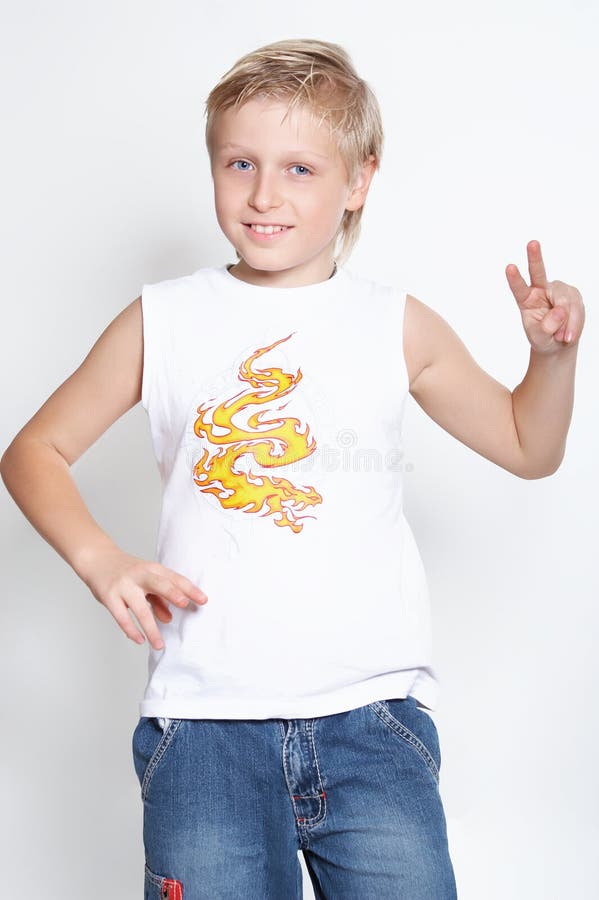 Portrait des eleven-year Jungen. Ruhm lizenzfreie stockbilder Portrait des eleven-year Jungen. Ruhm lizenzfreie stockbilder