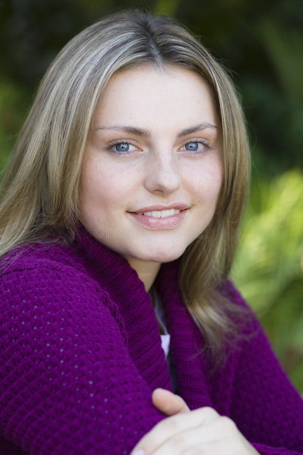 Portrait des jugendlich Mädchens lizenzfreie stockfotos Portrait des jugendlich Mädchens lizenzfreie stockfotos