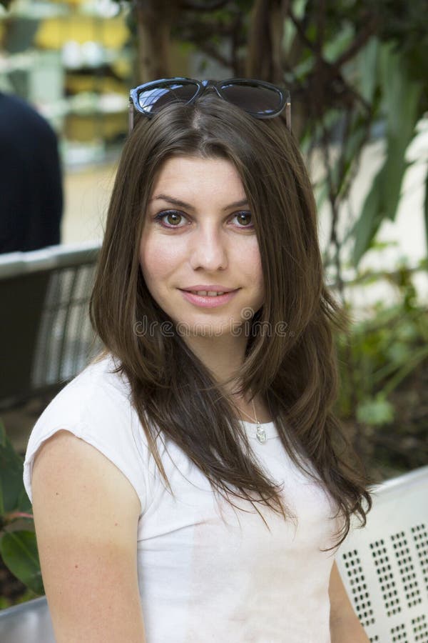 Portrait des jungen Brunette stockfoto Portrait des jungen Brunette stockfoto