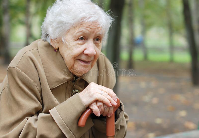 Portrait einer älteren Frau stockbilder Portrait einer älteren Frau stockbilder