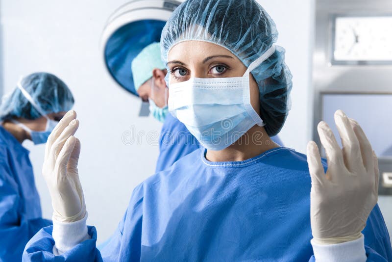 Portrait eines weiblichen Chirurgen