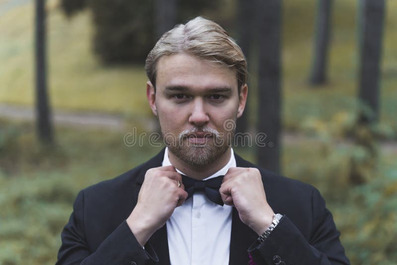 2. Handsome groom with blonde hair - wide 1