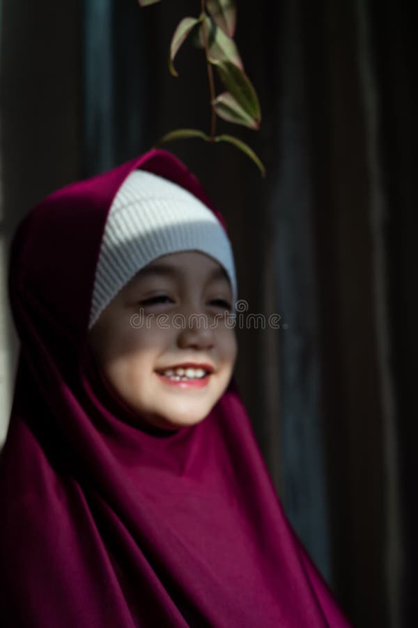 Hijab Girl Sit Smile Cute Stock Illustration 1764474020
