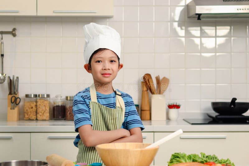 Man Wearing Apron and Cooking Stock Photo - Image of preparing, healthy:  31670526