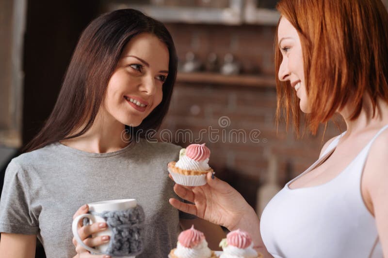 Lesbian Hot Eating