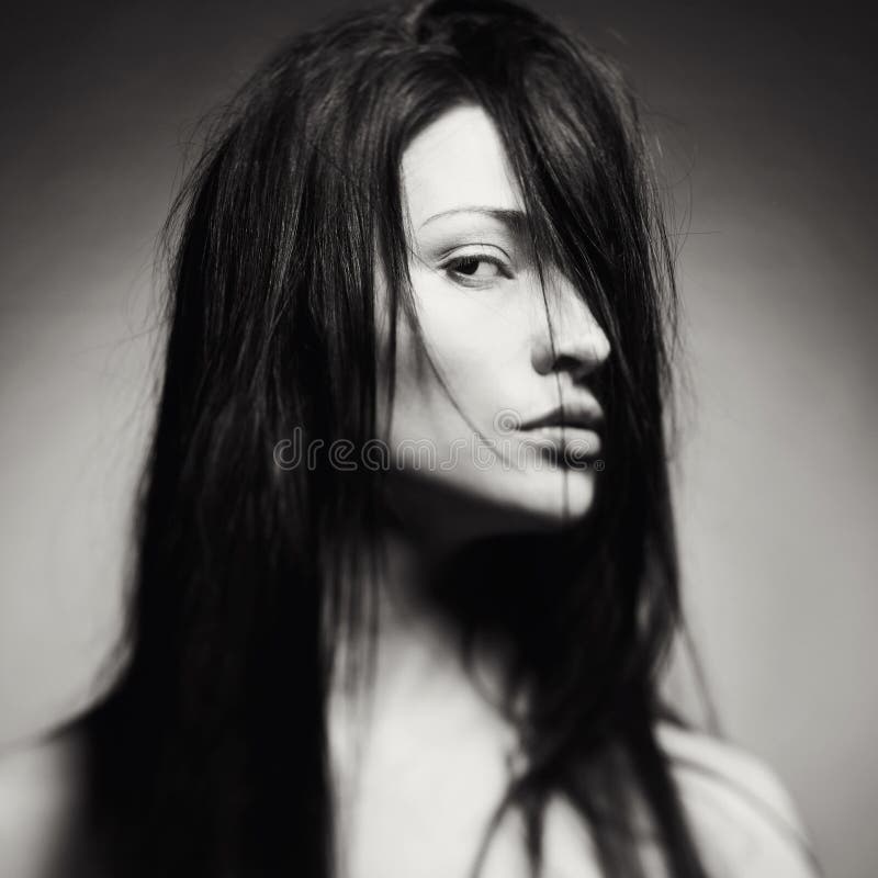 Portrait d'art d'une belle jeune dame images libres de droits Portrait d'art d'une belle jeune dame images libres de droits