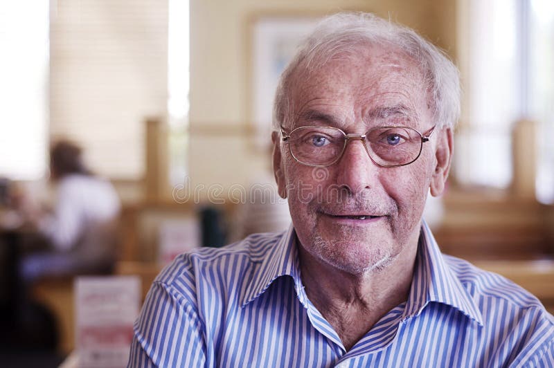 Portrait of a older man wearing glasses