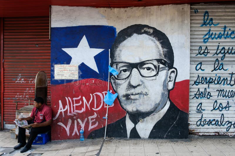 V2022 - Topic officiel - Page 3 Portrait-painting-former-president-chile-salvador-allende-panama-city-march-114441156