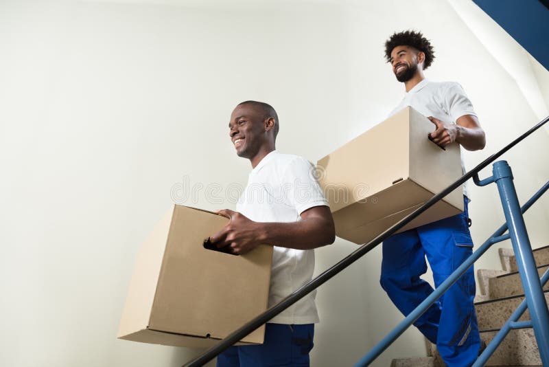 Moving helpers hi-res stock photography and images - Alamy