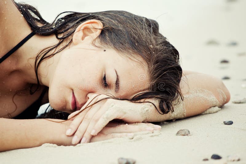 310 Sleeping Wet Hair Stock Photos - Free & Royalty-Free Stock Photos from  Dreamstime